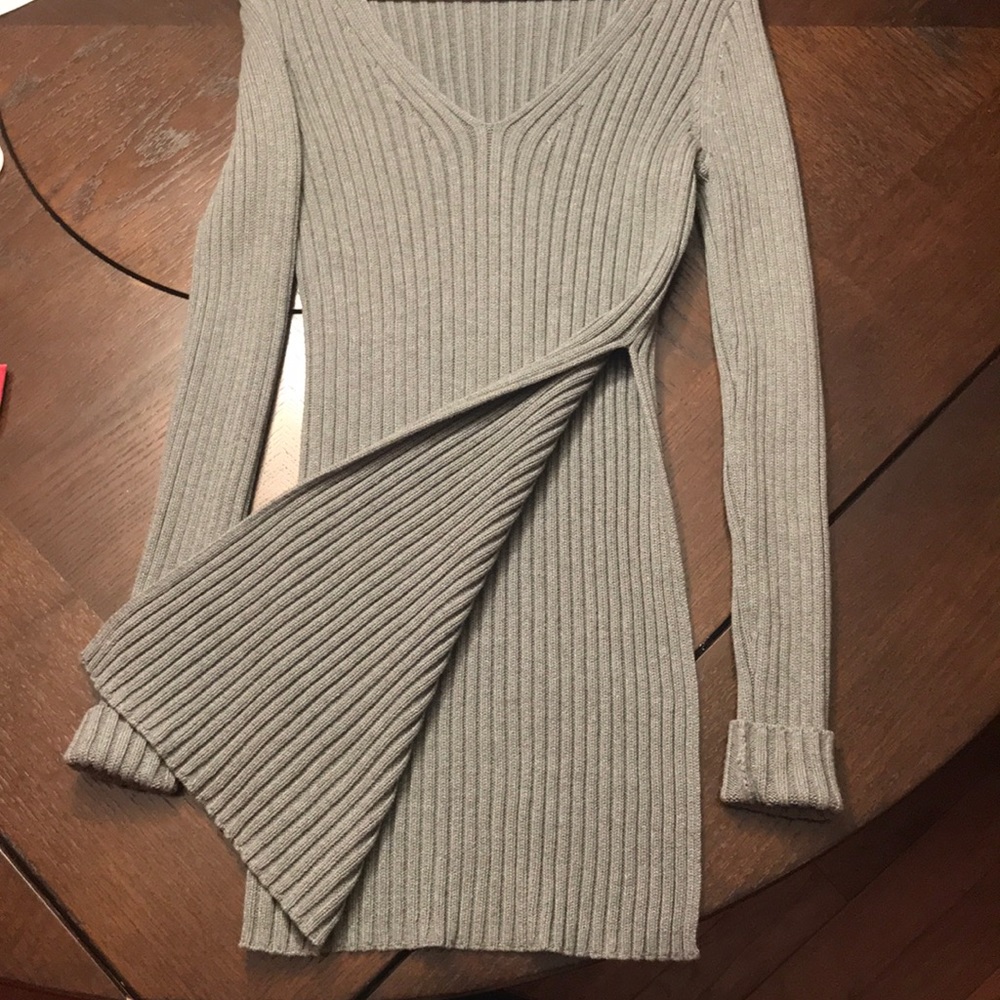 Express Sweater - Picture 2 of 3